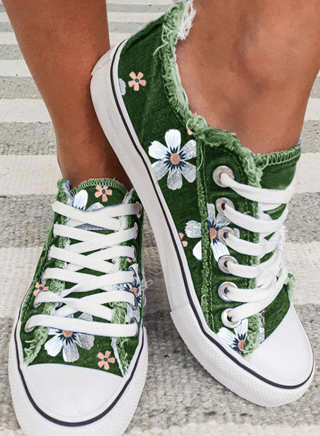 Women's Floral Lace-up Canvas Sneakers